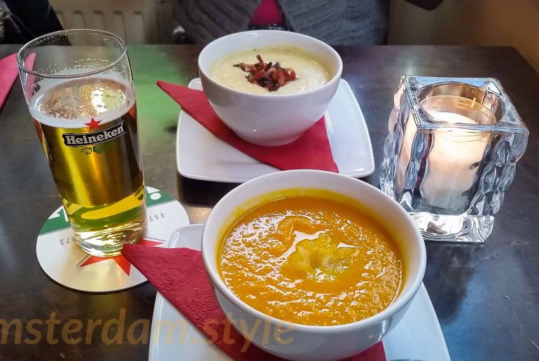 plats du De Blauwe Hollander d'Amsterdam